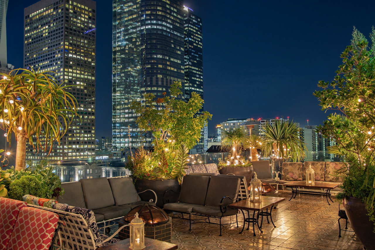 Best Rooftop Bars in Los Angeles for Cocktails, Views, and Food